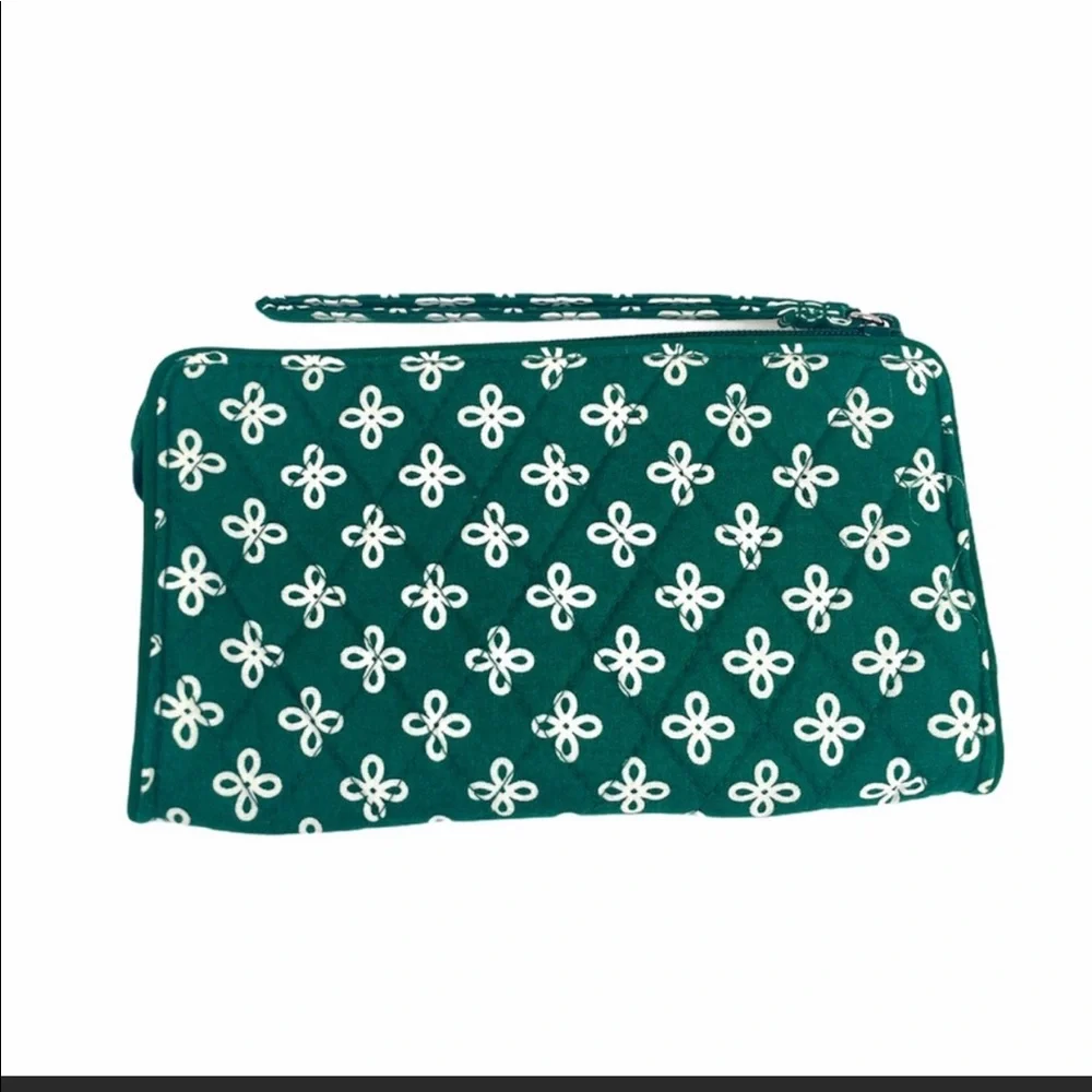 NWT Vera Bradley University of Oregon Front Zip Wristlet Wallet Bag Collegiate